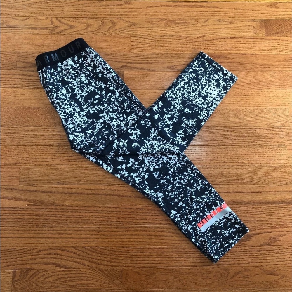 Under Armour black and white leggings Size S